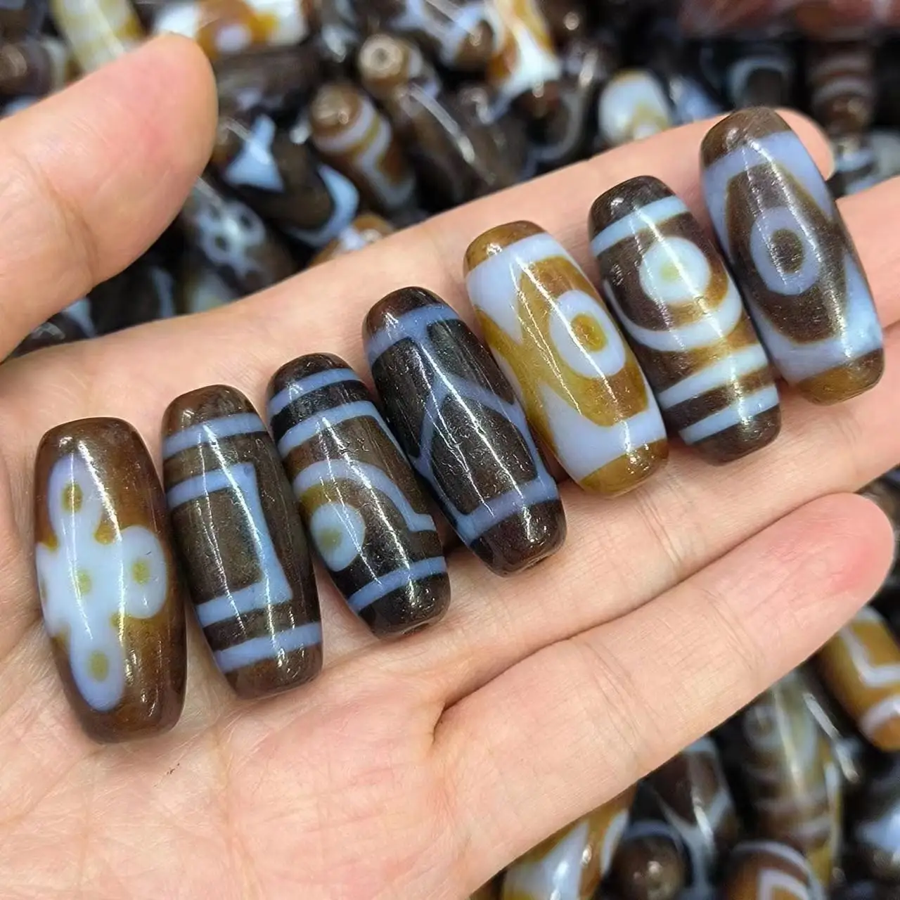 

1pcs/lot Natural variety of rare patterns old agate dzi brown Weathering lines calcify Delicate Accessories jewelry taki amulet