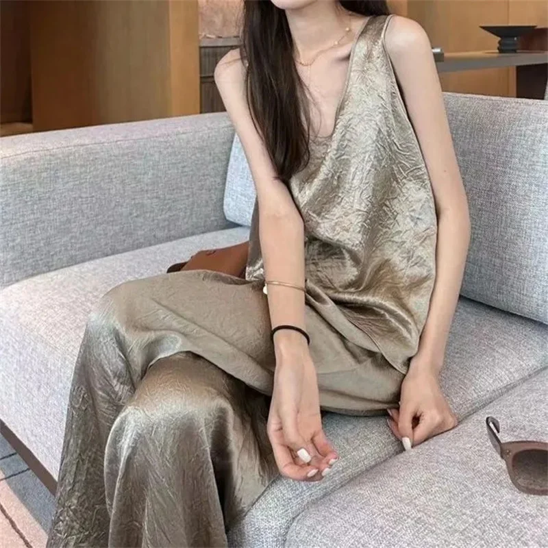 Women Sleepwear Sleeveless Pants Set with Wrinkled Simple Summer Ice Silk Cool Sleepwear Suitable for Outing and Home Furnishing