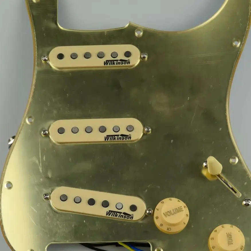 Wilkinson SSS Loaded Prewired Pickguard Gold Mirror Surface For Str/at ST Electric Guitar 3 Alnico Pickups 5 Way Switch