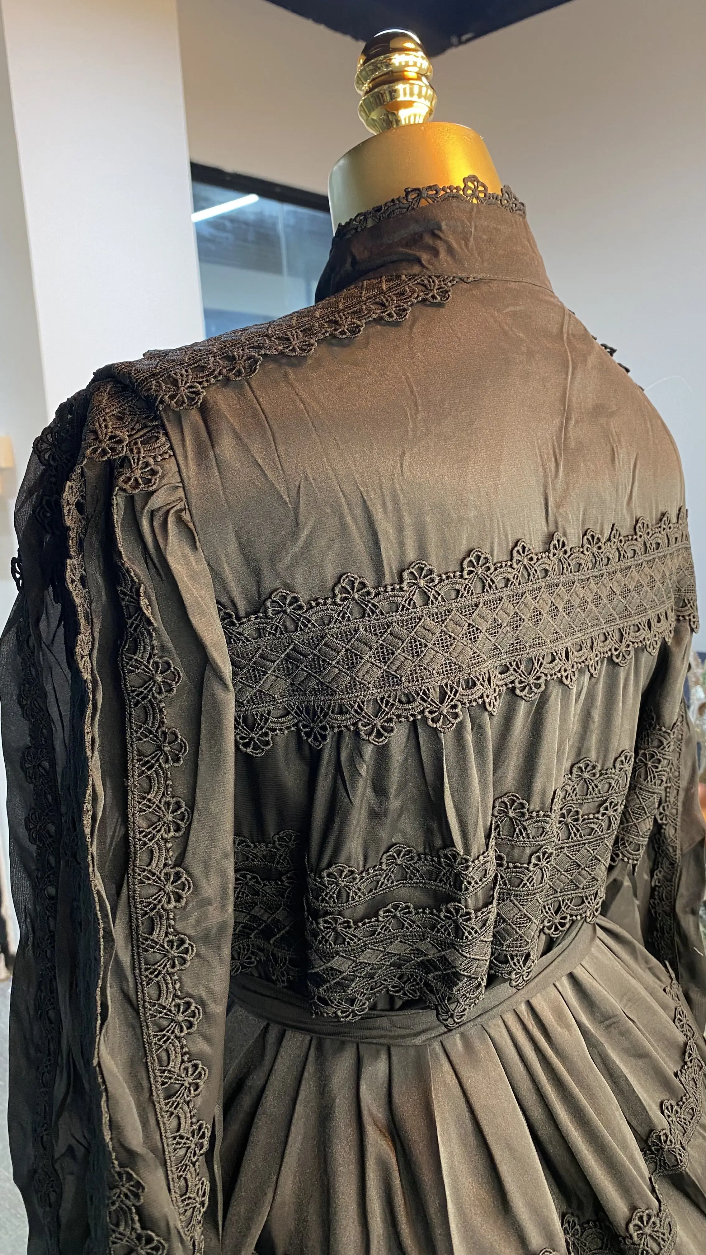 Hot-selling new fashionable and elegant long dress with lace patchwork design and lantern sleeves-GZXX123