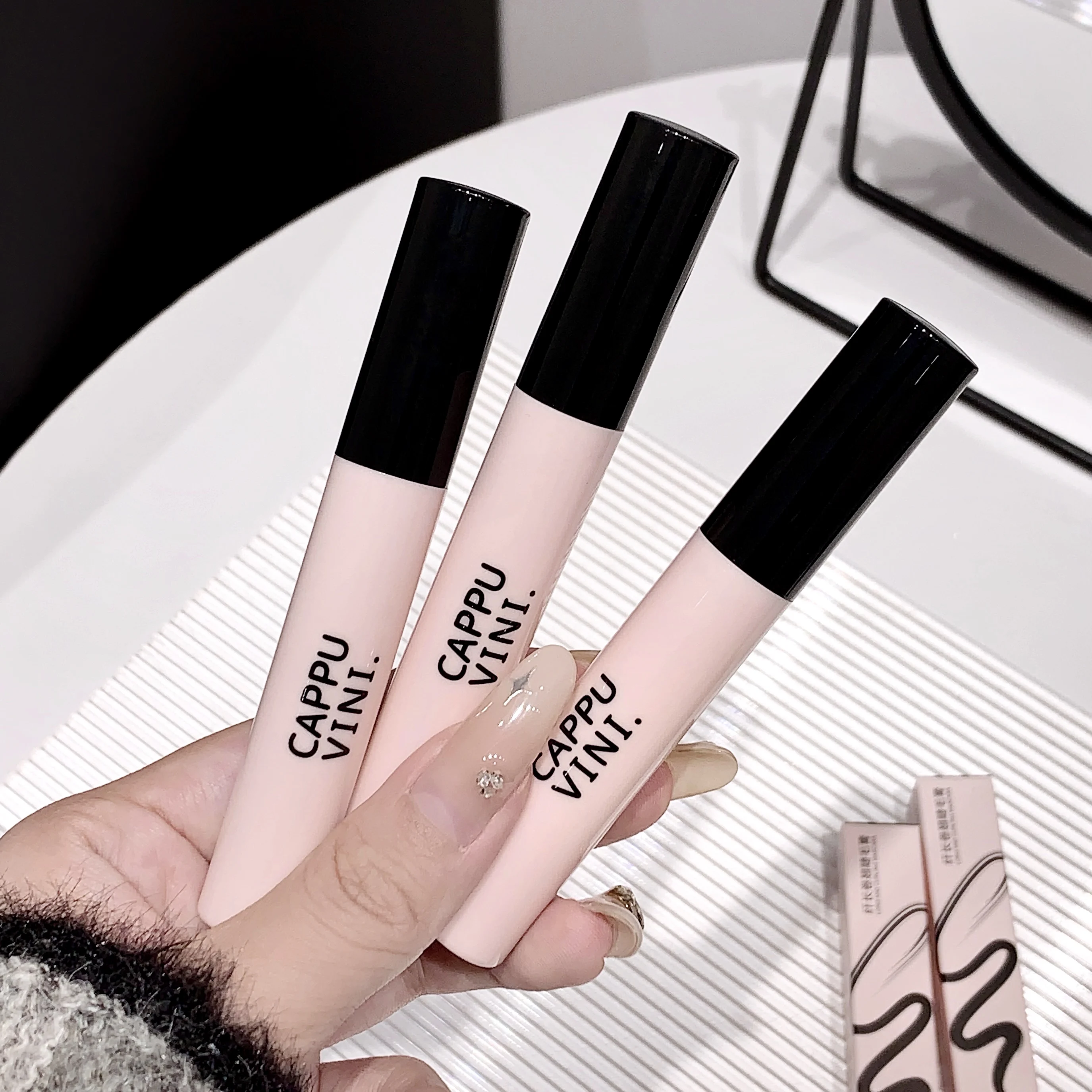 มาสคาร่าคาปูวินี่ กันน้ำและไม่เลอะ ติดทนนาน 3 มิติ ช่วยให้ขนตายาวและงอนเด้ง มีวอลลุ่ม ติดทนนาน ราคาไม่แพง