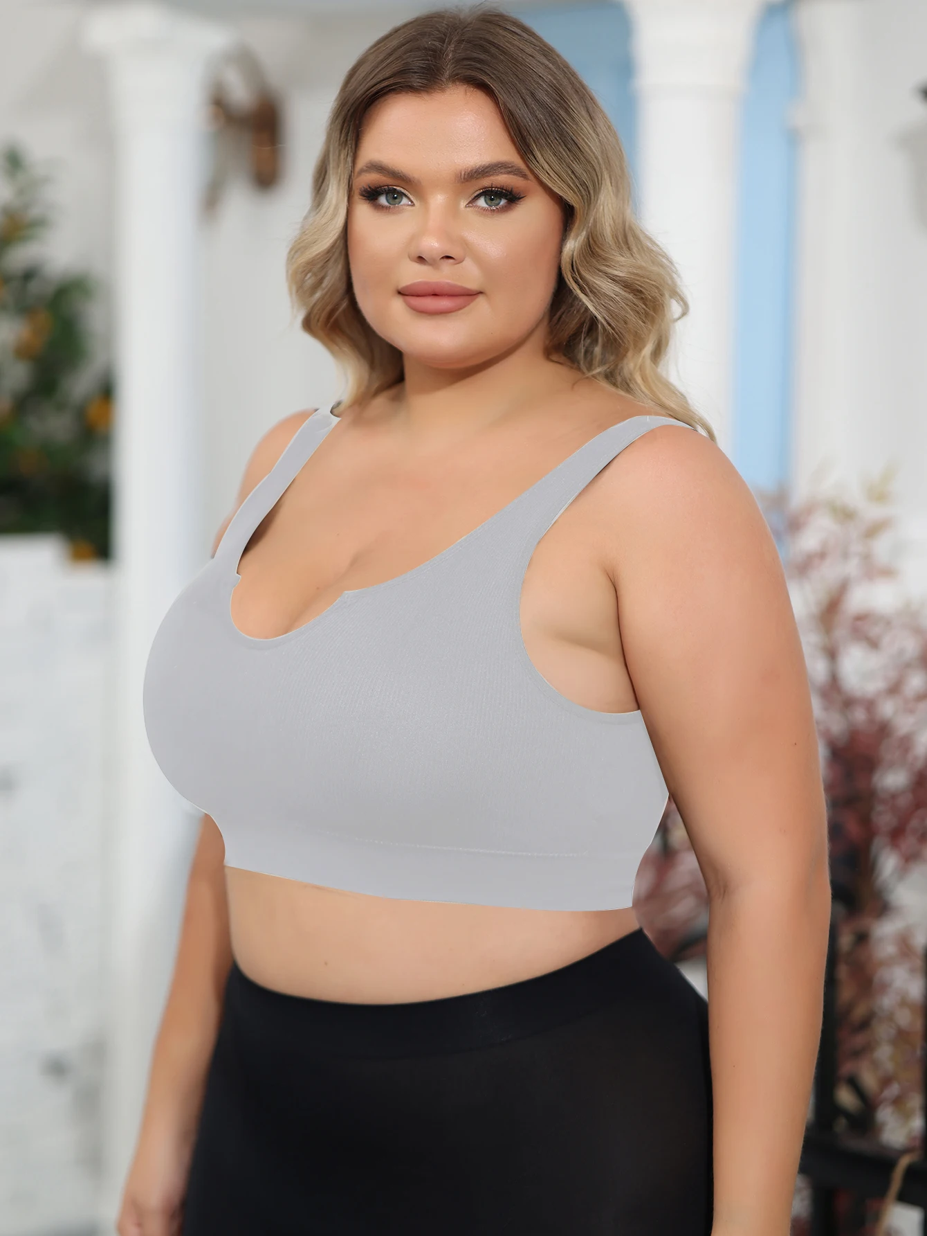 Der Damen-Unterwäsche-BH in Übergröße ist bequem, ohne Bügel, gerafft, um die Seitenbrüste zu schließen und ein Durchhängen zu verhindern