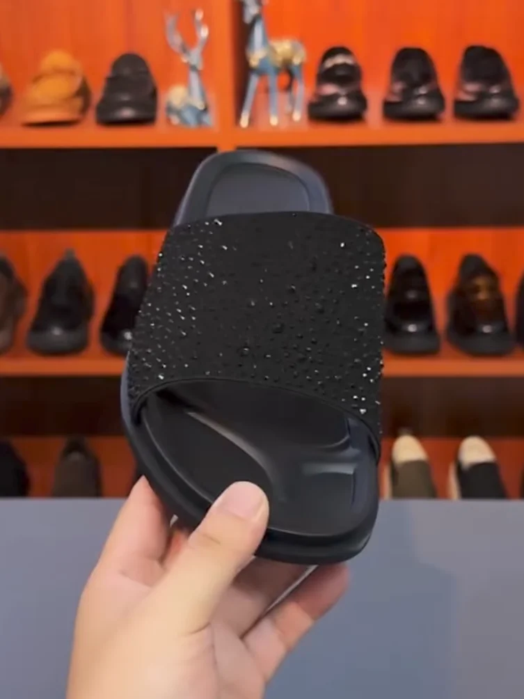 

Новые летние тапочки HD531 из натуральной коровьей кожи с тематическим звездным принтом, повседневные, модные, высококачественные, удобные, в крутом стиле, молодежный тренд, для ежедневной носки