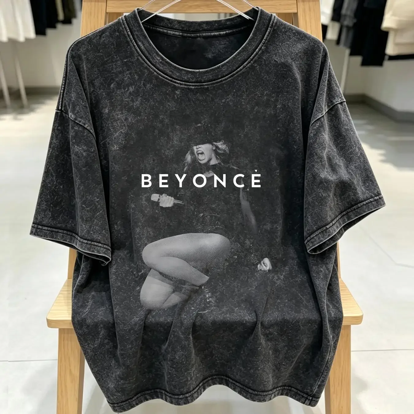 washed T Shirt Beyonce The Mrs Carter Show World Tour 2014 Rhythm And Blues Men's M long or short sleeves vintage Washed
