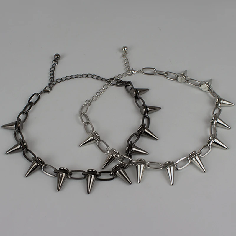 Punk Spike Necklace Choker Rivet Goth Necklace Chokers with Spikes and Chain Streetwear Vintage Necklaces for Women Men Choker