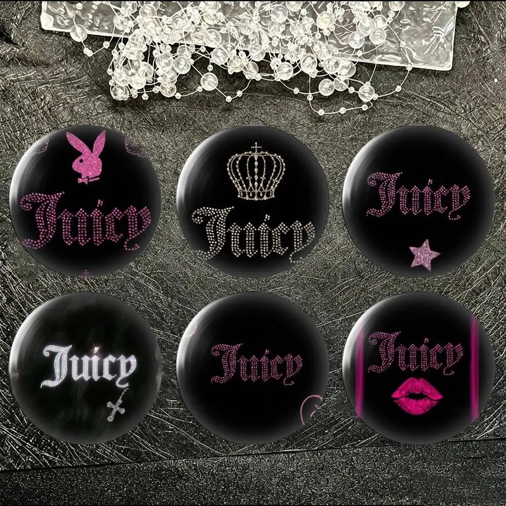 Pink Perfumes Juicy CoutureS Brooch Metal Decorative Brooch Pins for Backpack Clothes Jacket Accessories,Souvenir.