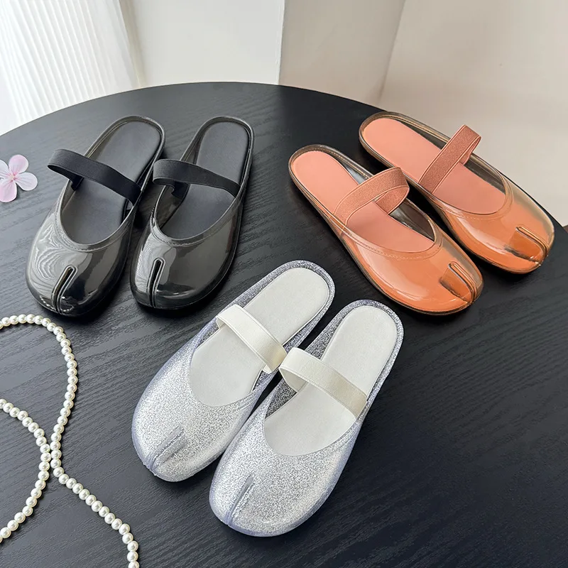 Koreanische Trendige Split-Toe Damen Jelly Sandalen Flache Slip-On Mules mit Einzelriemen Geschlossene Zehenpartie Kristall-Hoof-Schuhe für den Sommer – Detail 7