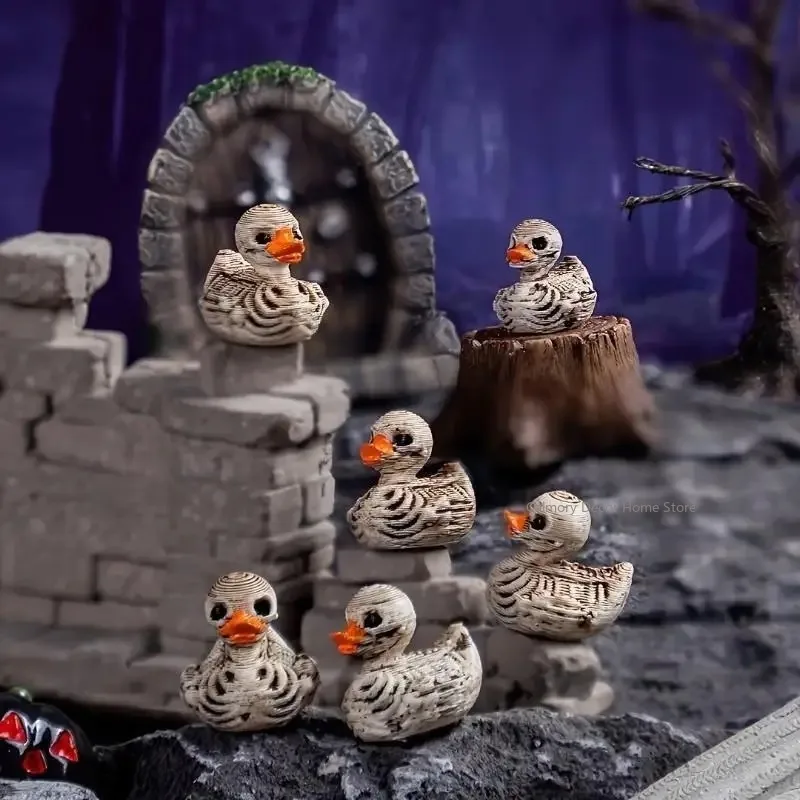 20-Pack 0.6in Gothic Cute Skull Ducks Resin Figurines for Halloween Gothic Home Office Party Compact Desk Decor Home Accessories