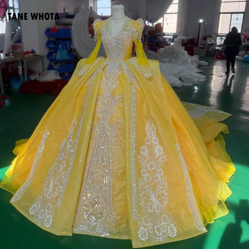 

Luxurious Women's Evening Dresses V-Neck Long Sleeve Lace Up Keyhole Back Crystal Embroidery Beadind Yellow Long Dresses