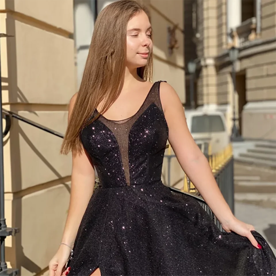 ชุดแต่งงานทรงเอไลน์แบบสั่งตัดประดับเลื่อมวิบวับ คอวี แขนกุด เปิดหลัง กระโปรงยาวแบบทูลล์ สำหรับผู้หญิง ปี 2025