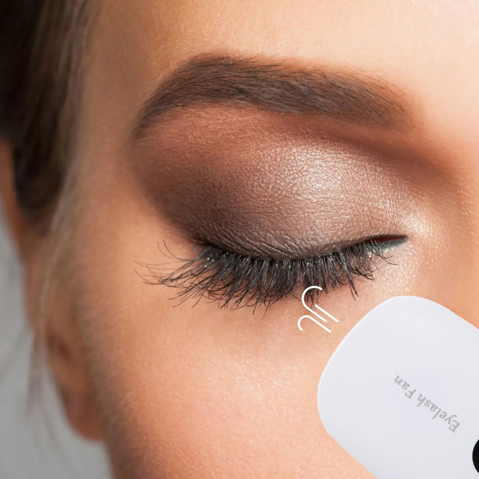 

Compact Eyelash Dryer for Grafting Extensions Mini Fan USB Powered Lightweight Convenient for on-The-Go Styling