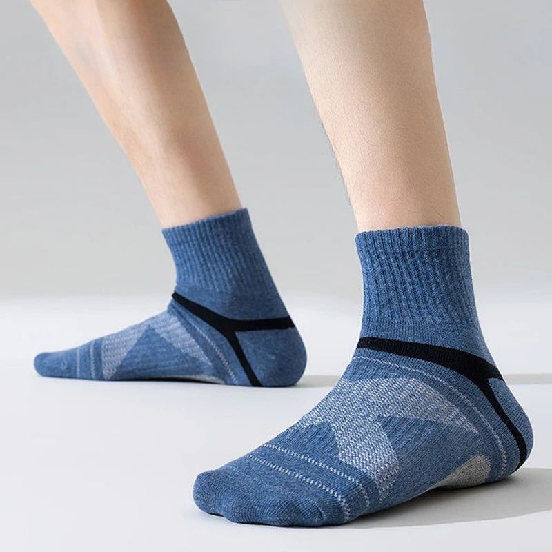 3 Paar Herrensocken, schwarze Sportsocken, lässige Laufsocken, Herbst und Winter, hochwertige, atmungsaktive Herrensocken