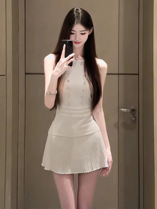 

Elegant White Sleeveless Two-Piece Set Gentle Fashion Summer Collection round Neckline Overhead Style for Ages 18-25