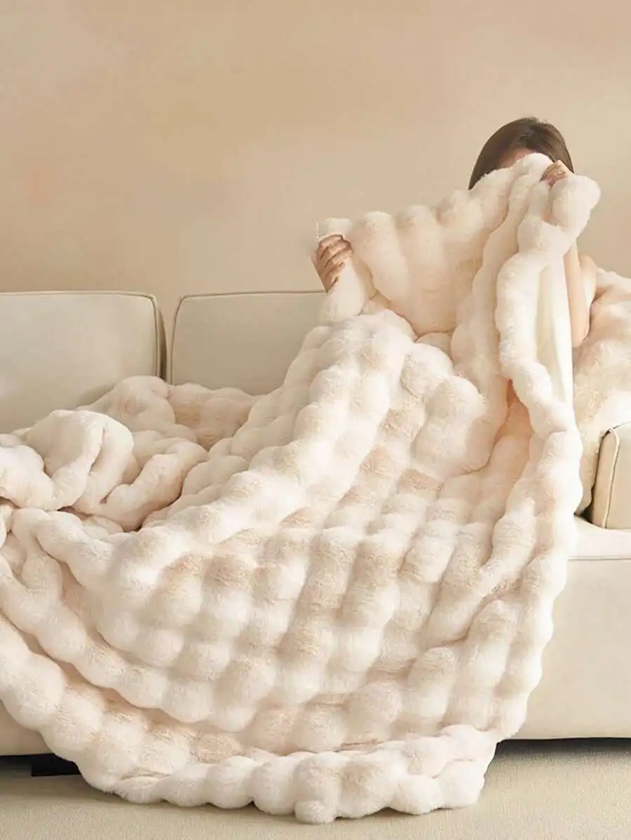 

1pc Double-Sided Plush Blanket, Soft And Warm Faux Fur-Like Blanket With High-End Feeling, Multi-Functional Throw Blanket Perfec