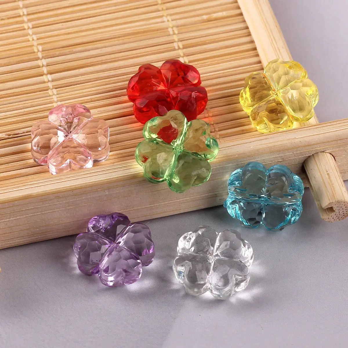 20pcs Acrylic Transparent Crystal Straight Hole cute green Four-Leaf Clover Beads 13mm for Phone Chain Necklace Bracelet