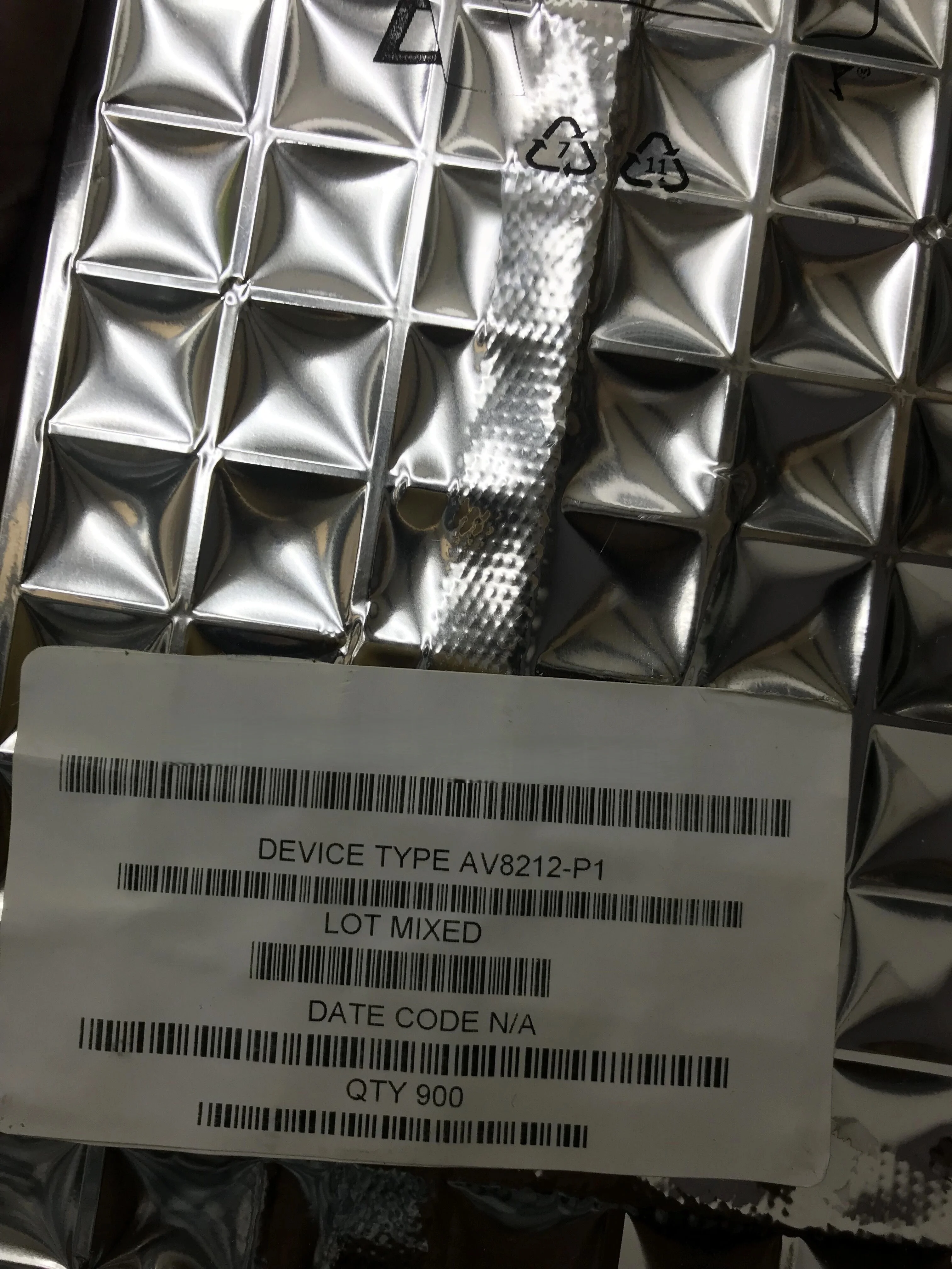 10PCS/lot  New Original 100% Quality AV8212 AV8212-P1  CHIPS