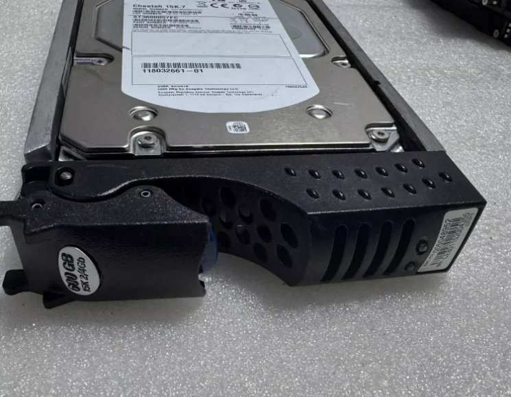 

For EMC 005049033 005049694 005048952 600G CX-4G15-600 storage hard drive