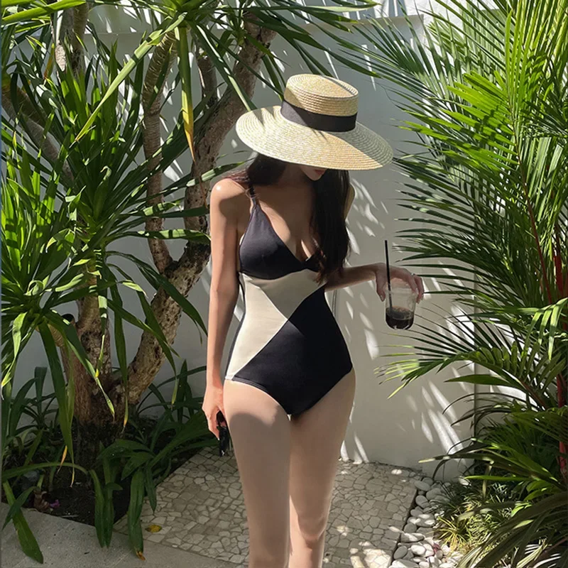 2024 Deep V One Piece Swimsuit Women Swimwear Sexy Patchwork Swimming Suit Korean Monokini Bodysuit Beach Wear Bathing Suit Pool