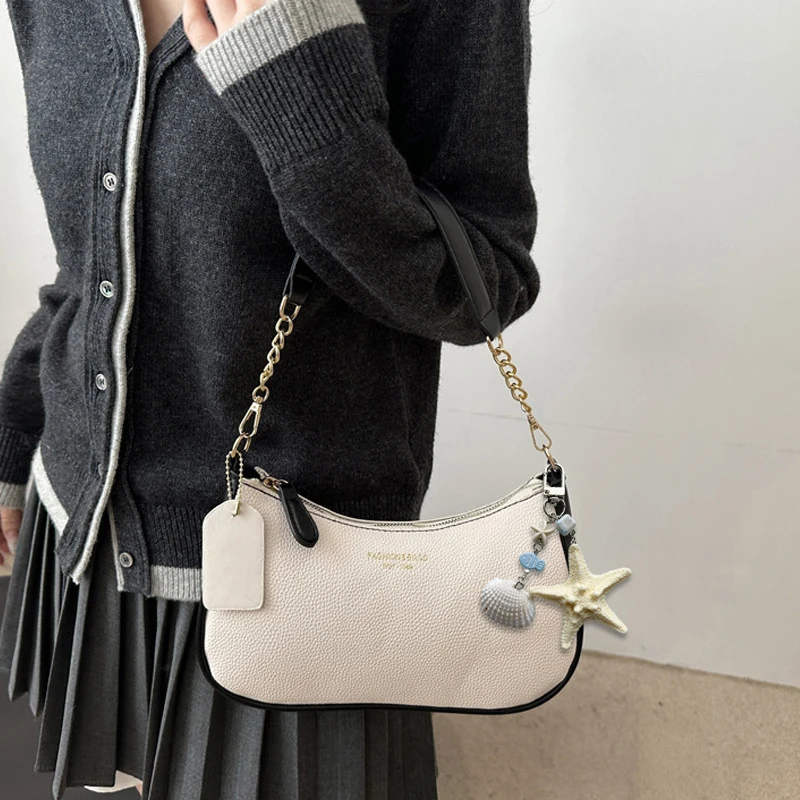 Einfarbige Kunstleder-Hobo-Tasche mit Muschel- und Kettenriemen, Casual-Stil, für Pendel- und Ausflugszwecke, Schulter- und Unterarmtaschen für Frauen – Detail 7