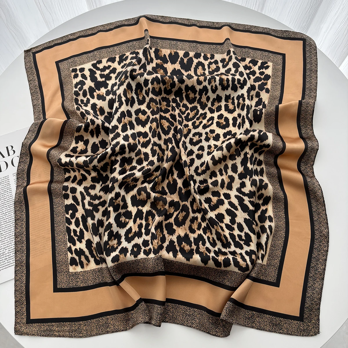 Luxus Floral Print Weibliche Satin Neck Schal Platz Haar Schals Foulard Kopf Band Schals Wraps Halstuch Bandana Frauen – Detail 2