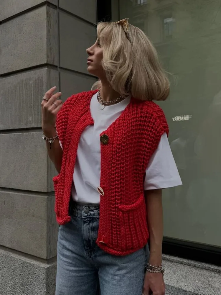 Red Sleeveless Knitted Cardigan for Women Sexy Single Breasted Vest Sweaters Summer Fashion Casual Tops 2024 Streetwear