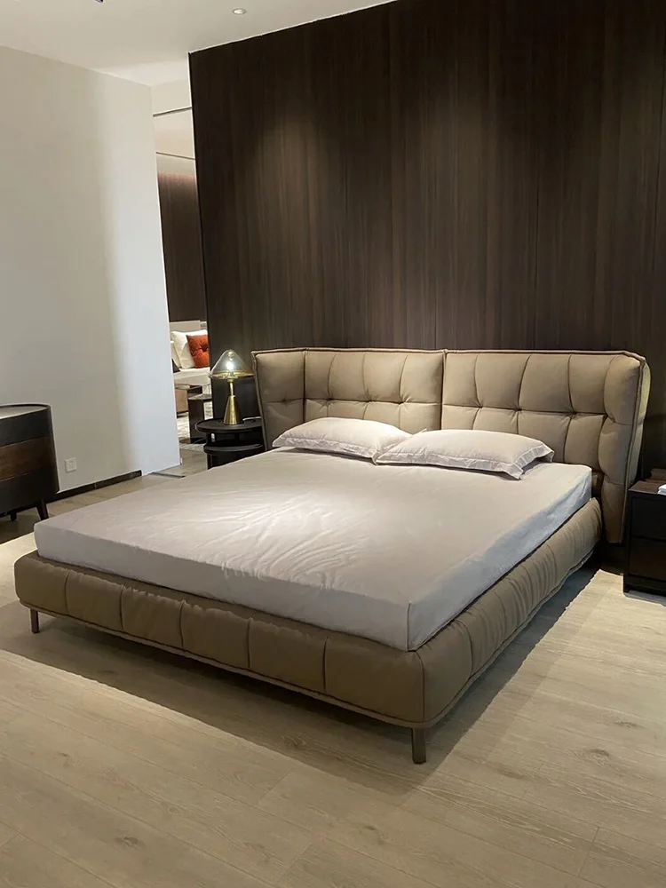 Muscle bed Italian minimalist leather bed Master bedroom Queen bed Villa modern minimalist 1.8 meters double