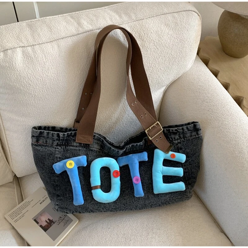 Gewaschene Denim Vintage Schultertasche, Große Kapazität Y2k Mädchen Flauschige Buchstaben Farbige Knöpfe Tragetasche, Hobo Pendler Canvas Handtasche – Detail 21