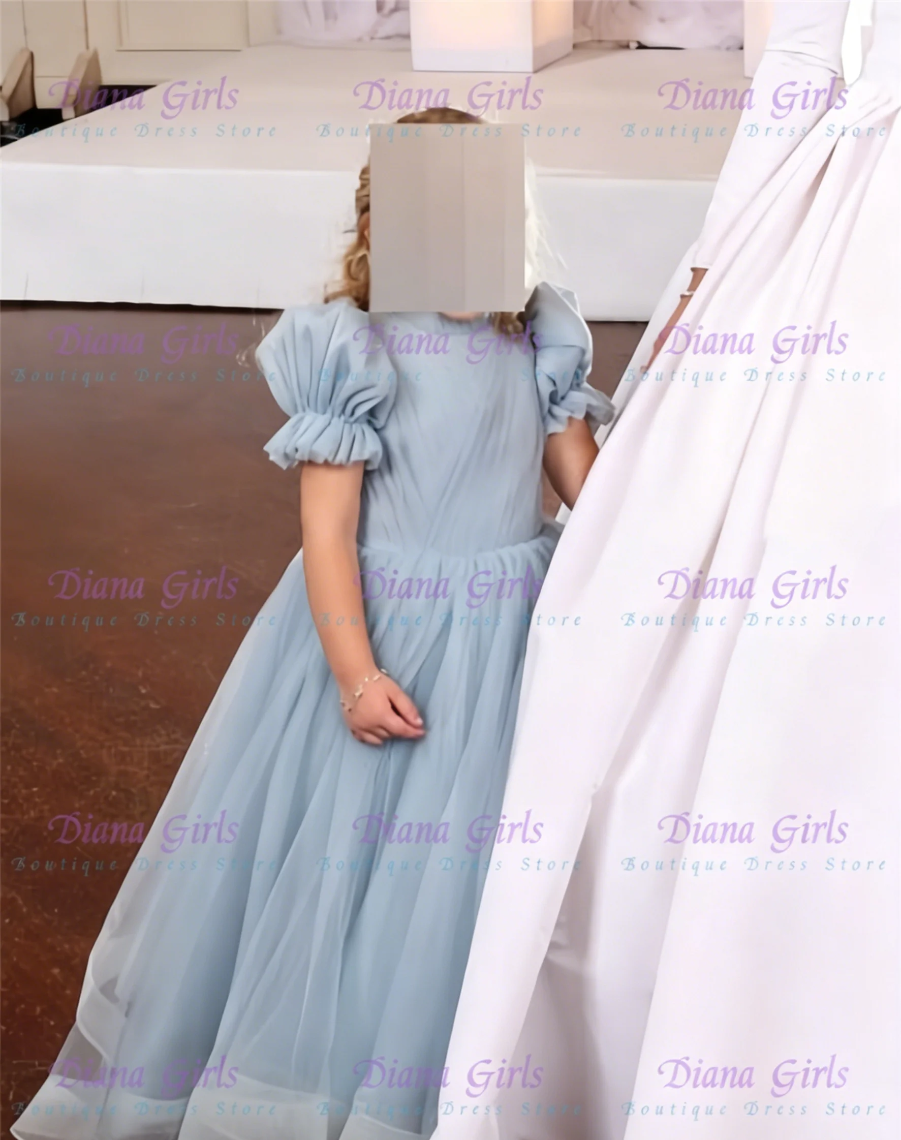 Elegantes Erstkommunion-Kleid aus Hochwertigem Blauem Tüll, Flauschiges Blumenmädchenkleid für Hochzeiten, Kleine Mädchen Party- und Geburtstagskleider
