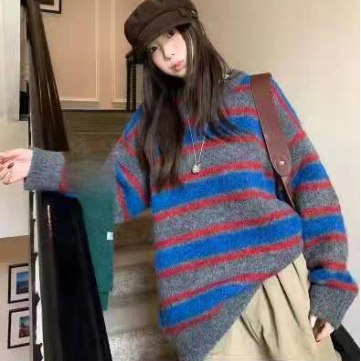 

Свободный женский трикотаж, мягкий накладной свитер с напуском, корейский полосатый цветной блузка, повседневный удобный длинный топ све