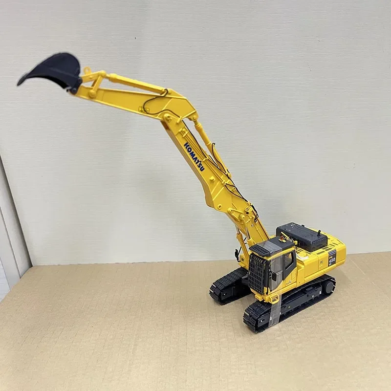 UH 8004 1:50 Scale KOMATSU PC450LC-7 Excavator Alloy Engineering Vehicle Model Collection Ornaments