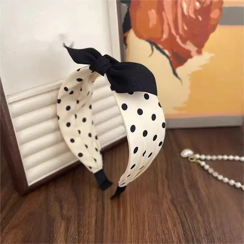 

Vintage Contrast Headband Black White Polka Dot with Bow Non-Slip Design Elegant Hair Accessory for Women Daily and Formal