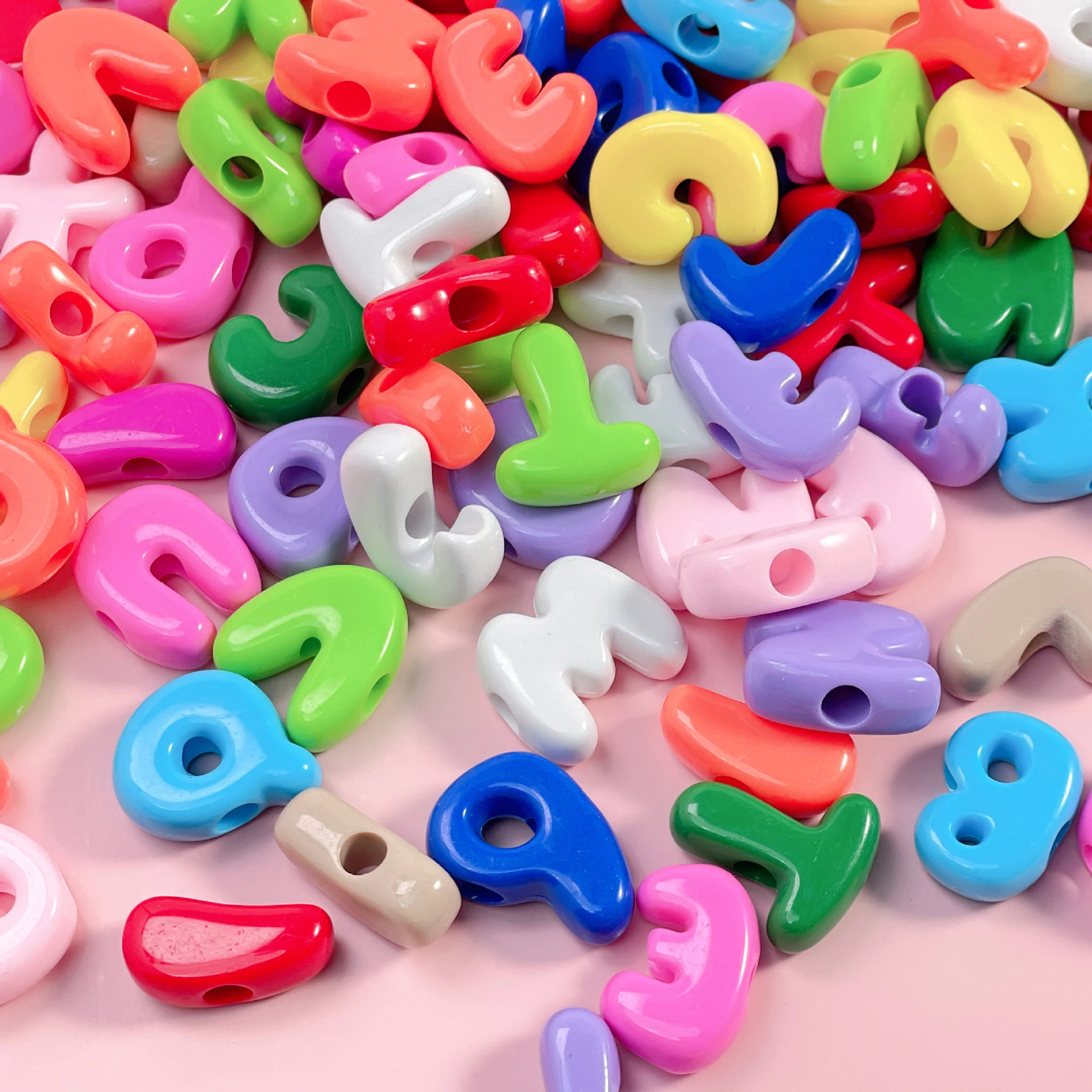 Colorful Large Hole Acrylic Letter Beads Randomly Mixed, for Bracelets, Bags, Mobile Phone Chains, Handicrafts Additions