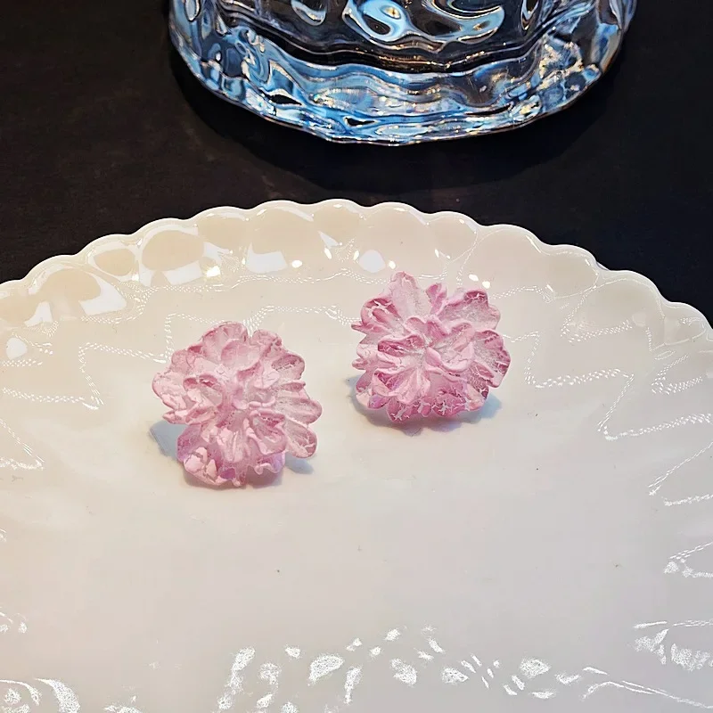Pink Color Camellia Flower Stud Earring for Women Korean Style Temperament Simple Cute Ice Cracking Design Jewelry Brincos
