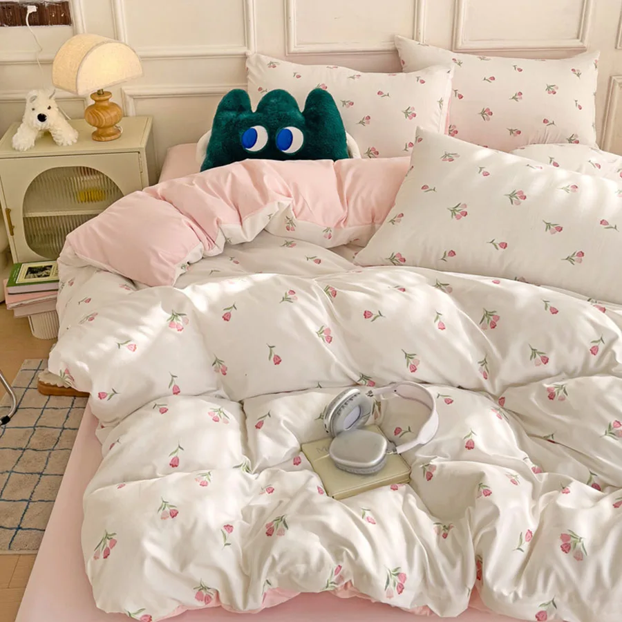 3-Piece Cartoon Heart-Shaped Plant Floral Print set, A Duvet Cover And A Pair Of Pillowcases (No Padding), Suitable For Bedroom