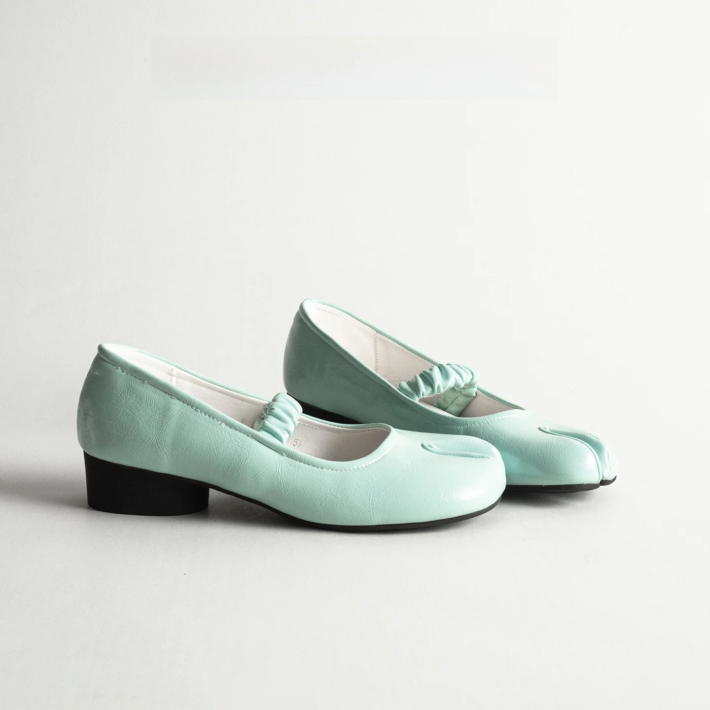 ballerine-mary-jane-in-vera-pelle-stile-retro-nuova-collezione-primavera-con-cinturino-elastico-comode-e-alla-moda