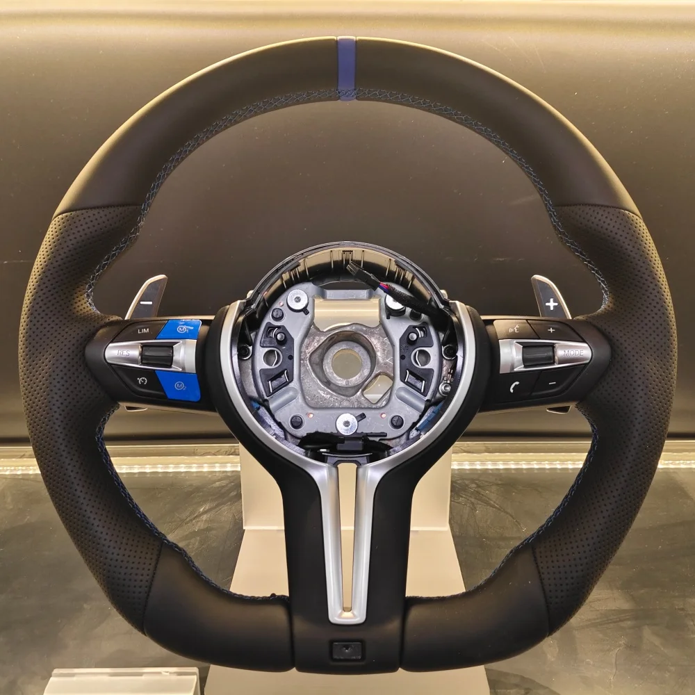 Руль с синими и красными швами и кнопками для BMW 1, 3, 5 серий E и F (F10, F30, F31, F32, F34, F46, F92, E61, E81, E84, E90, E93)