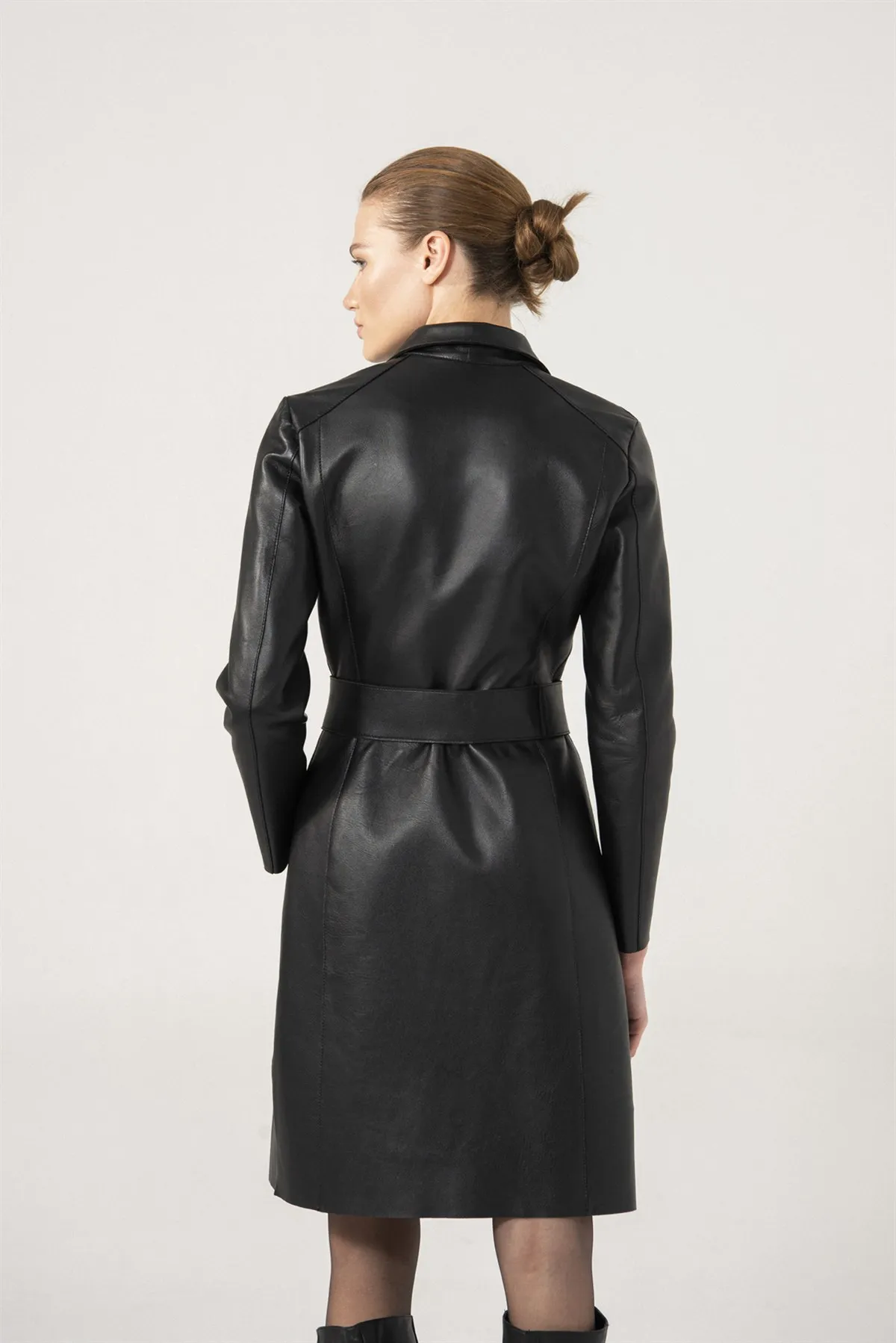 Cappotto da donna in vera pelle nera |   Elegante cappotto in pelle Abbigliamento invernale in vendita per uomo e donna OVERCOAT in vera pelle