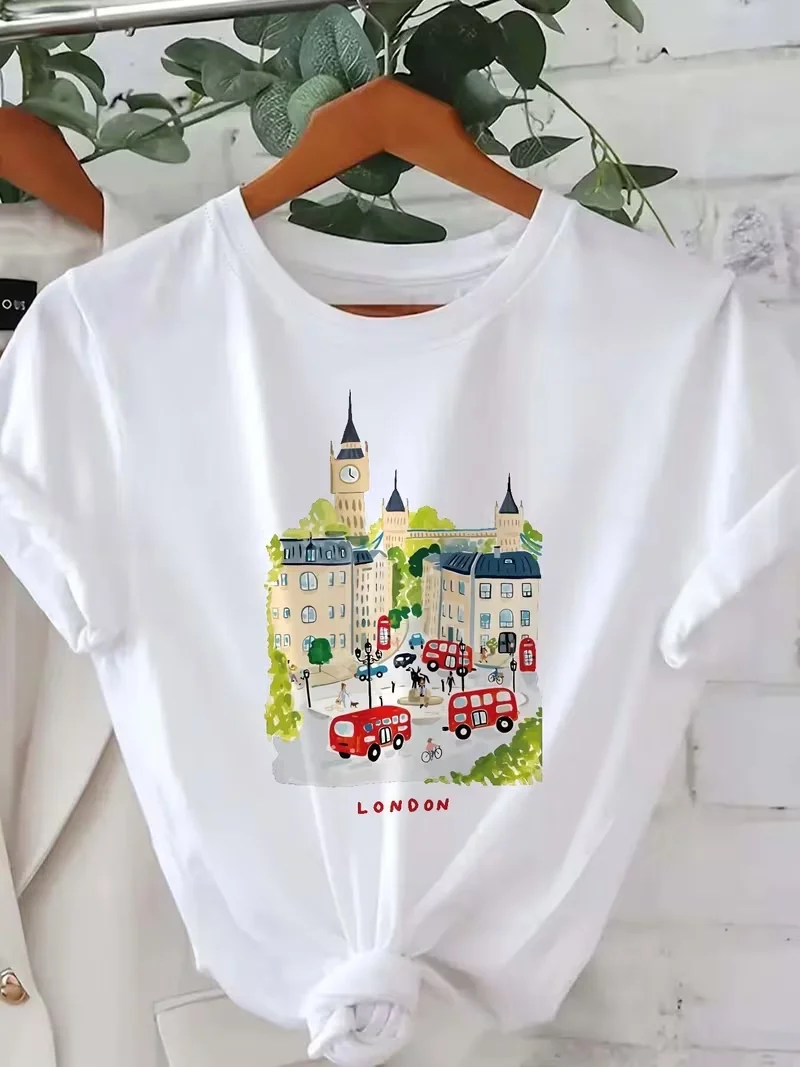 Women's T-Shirt with London Big Ben Red Bus British Landmarks Graphic, Casual Crew Neck Short Sleeve, UK Travel Casual Daily Top
