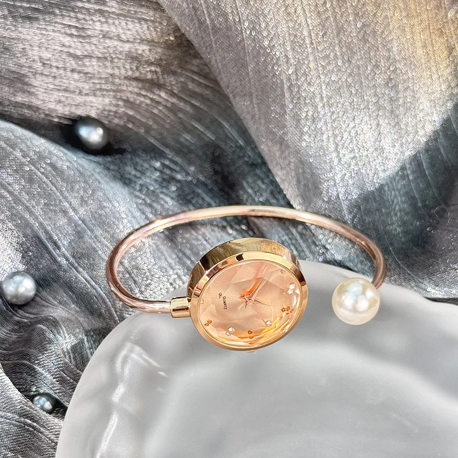 2025 ساعة يد فاخرة بسوار صغير مع تصميم حجر الراين أنيقة عتيقة لؤلؤة للسيدات كوارتز ساعة يد Reloj Mujer