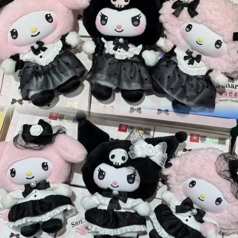 

Genuine Sanrio Characters Sister'S Outfit Series Blind Box Kawaii Cute Vinyl Doll Mystery Box Toy Adult Children Gift