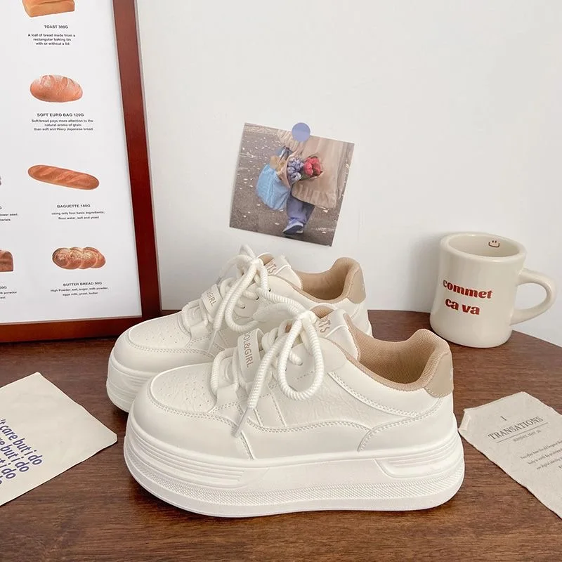 

Thick soled white shoes for women, 2025 new versatile board shoes, fashionable sports and leisure shoes, bread shoes