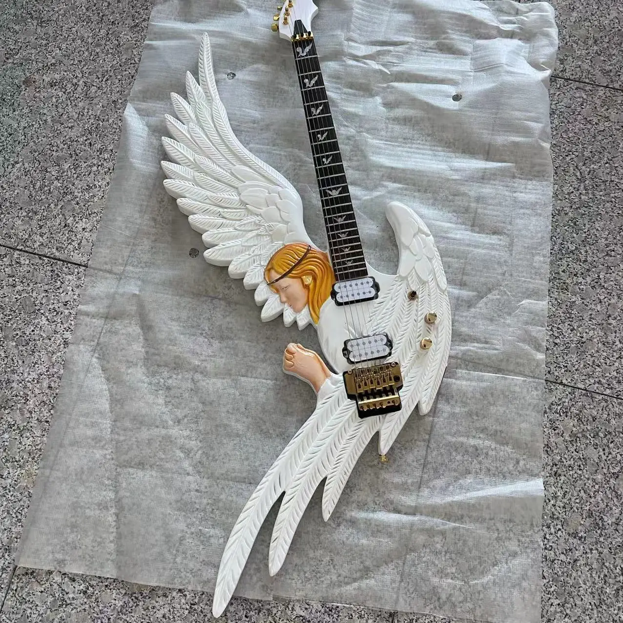 In stock, 6-chord Prince Angel carved electric guitar, hand drawn body, real shipping pictures, order shipped immediately