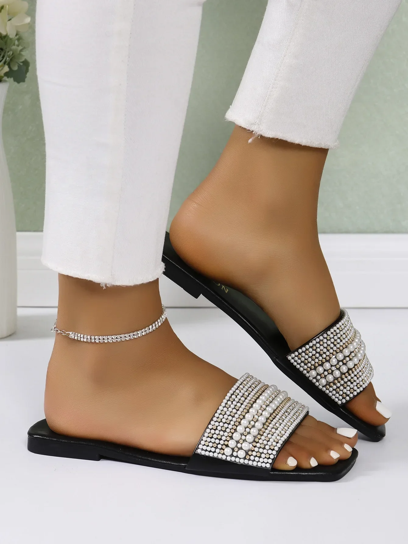 Damen-Sandalen mit flachem Boden, 2025, Sommer, neuer Stil, Perlen-Strass-Schuhe, Damen-Outdoor-Mode-Hausschuhe – Detail 18