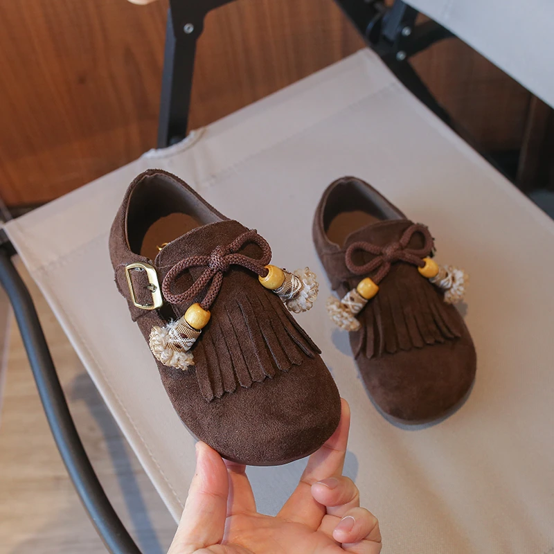 2026 Retro Girls Tassel Suede Leather Shoes Autumn New British Style Boys Loafers Soft-soled Knot Beads Shoes Slip on Footwear