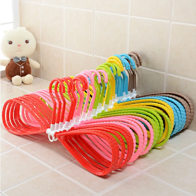 6Pcs/Set 8-Shaped Plastic Non-Slip Hanger Space Saving Clothes Drying Rack Hanger Coat Hangers