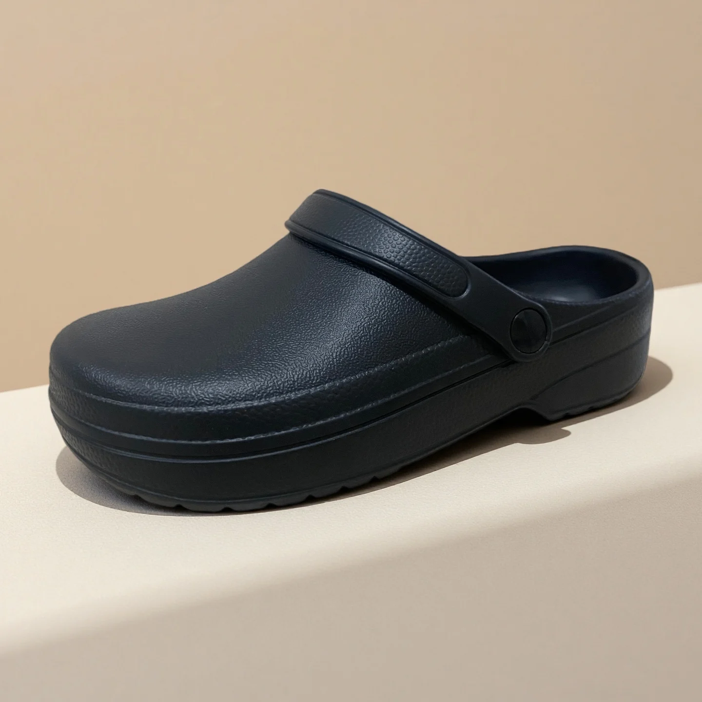 Unisex Lightweight and Comfortable Slip-On Eva Clogs, Indoor Home Slippers, Outdoor Garden Shoes, Beach Shoes