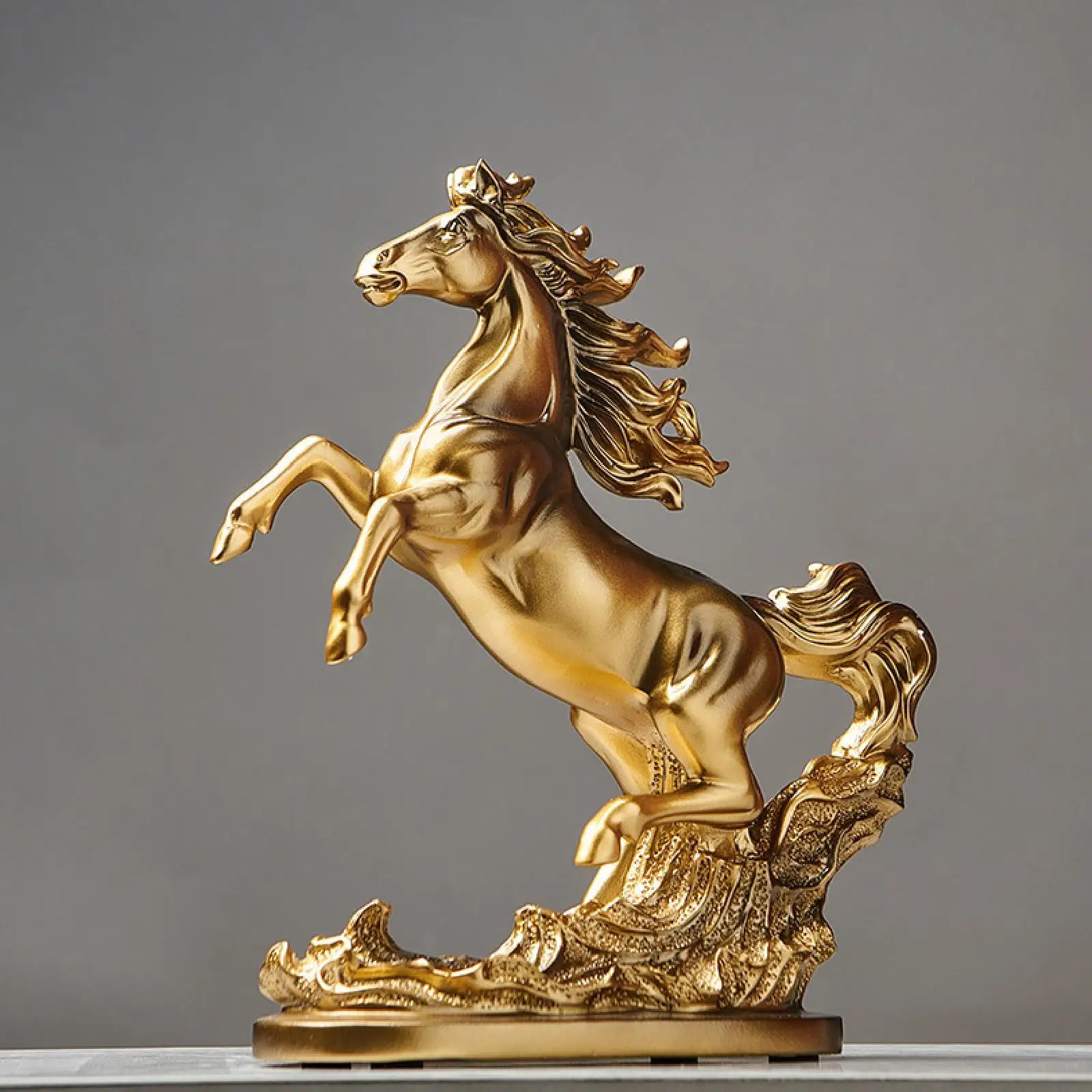 

Статуя лошади, скульптура животного, декоративный современный настольный декор, орнамент, фигурка из смолы для спальни, дома, гостиной, книжная полка