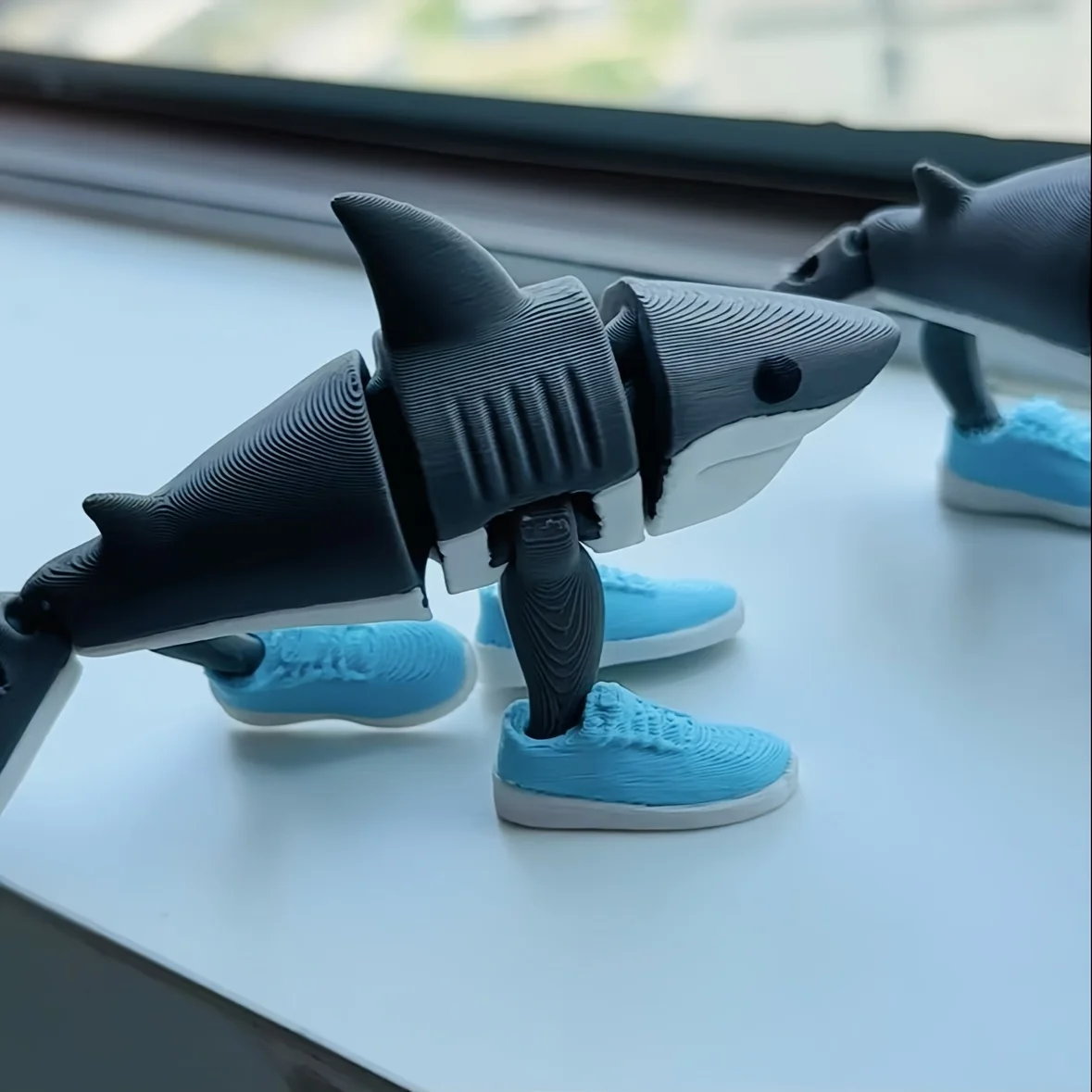 [زخرفة قرش تريلرو] زخرفة سطح المكتب الفنية التجريدية والمرح، مثالية لهدايا عيد الهالوين وديكور الغرفة الدائرية للعام