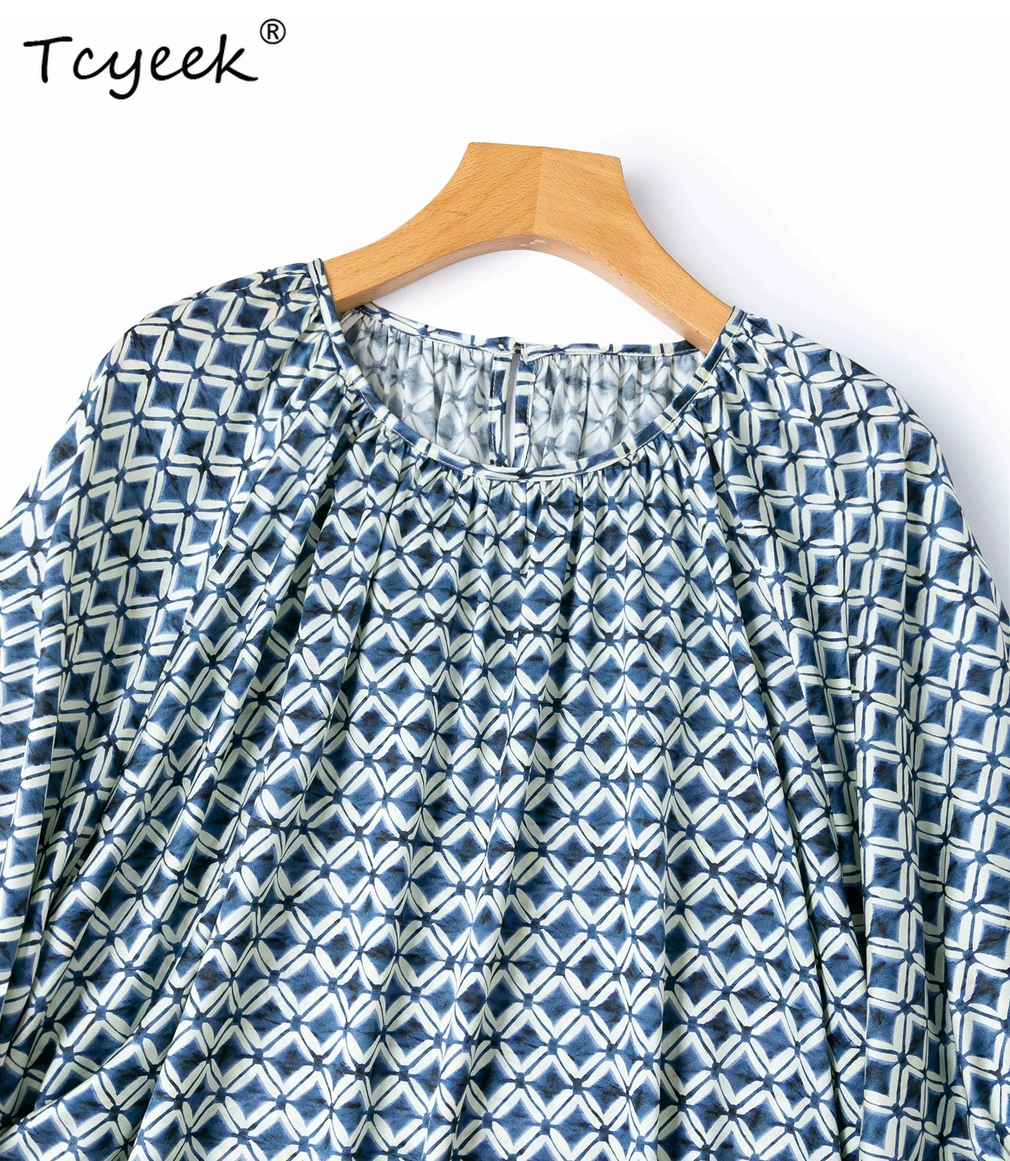 

Tcyeek 93% Mulberry Silk Blouse Elegant T-shirts for Women Summer Clothes Plaid Womens Tops Lantern Sleeve Loose Blusas Mujer