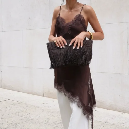 Imagen 2 del producto Top asimétrico con ribete de encaje para mujer, camisola con dobladillo Irregular de satén de seda Y2k, Top con cuello en V, abrigo de retazos, Tops para salir, ropa de calle